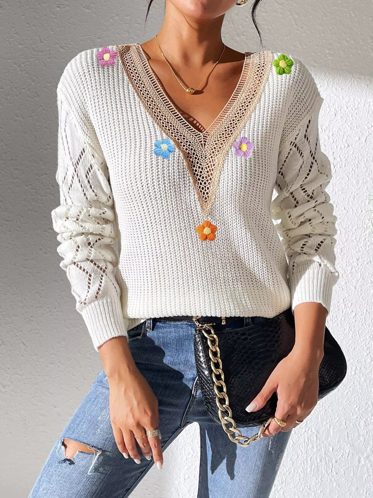 Floral Applique V-Neck Openwork Sweater - Artículos HE